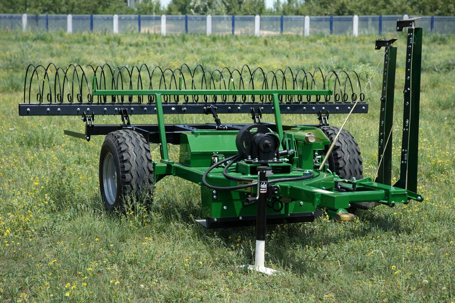 9GL-5.0_5.6-Trailed-Mower-Rake-application-1